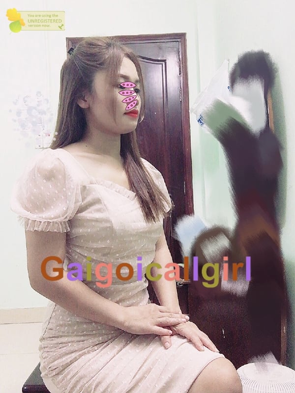 Gái gọi Huỳnh Ngọc Châu mặt đẹp da trắng nhìn dâm dâm